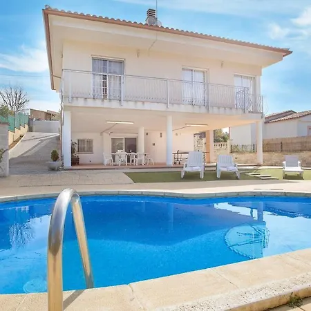 Sleeps 10 * Lloret de Mar