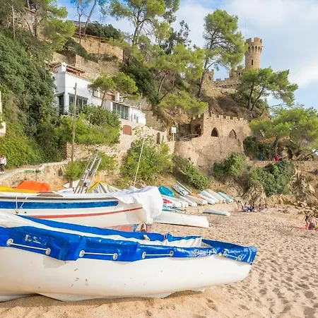 Sleeps 10 Vila