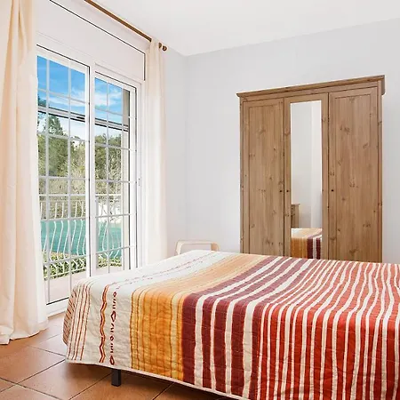 Sleeps 10 Villa Lloret de Mar