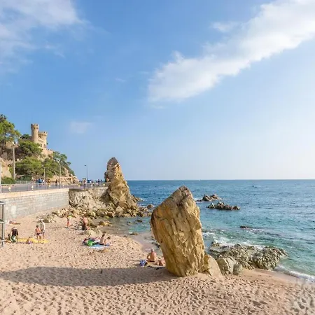 Villa Sleeps 10 Lloret de Mar